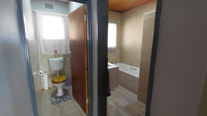 3 Bedroom Property for Sale in Langenhovenpark Free State